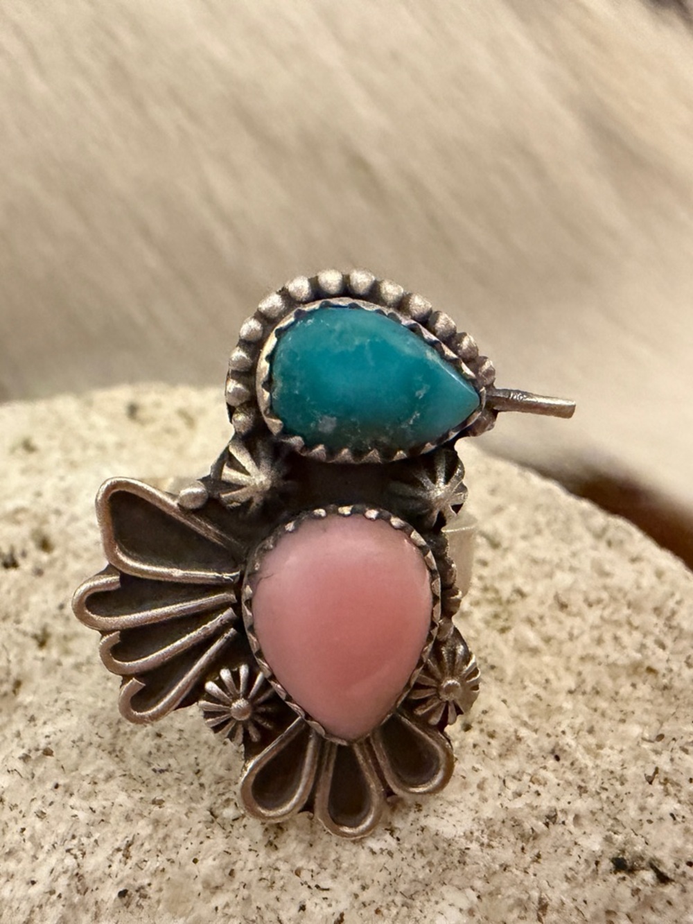 ❤️ Queen Pink Conch & White Water Turquoise Hummingbird Sterling Silver ADJ Ring
